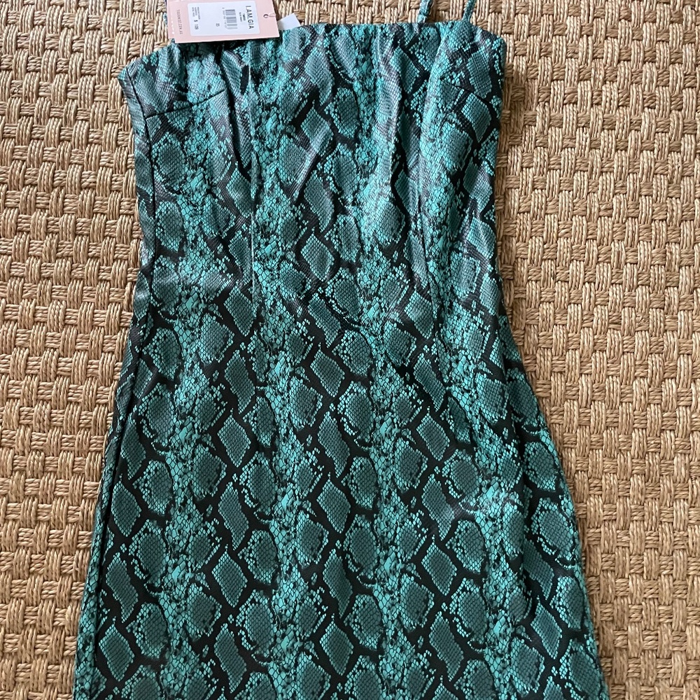 Cocktail/semi-formal dress